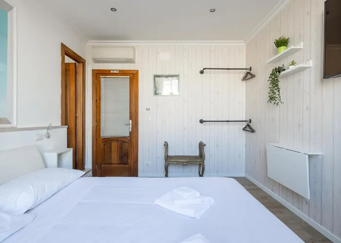 Konukevi Cavalleggeri Opposite St Peters Basilica 4*